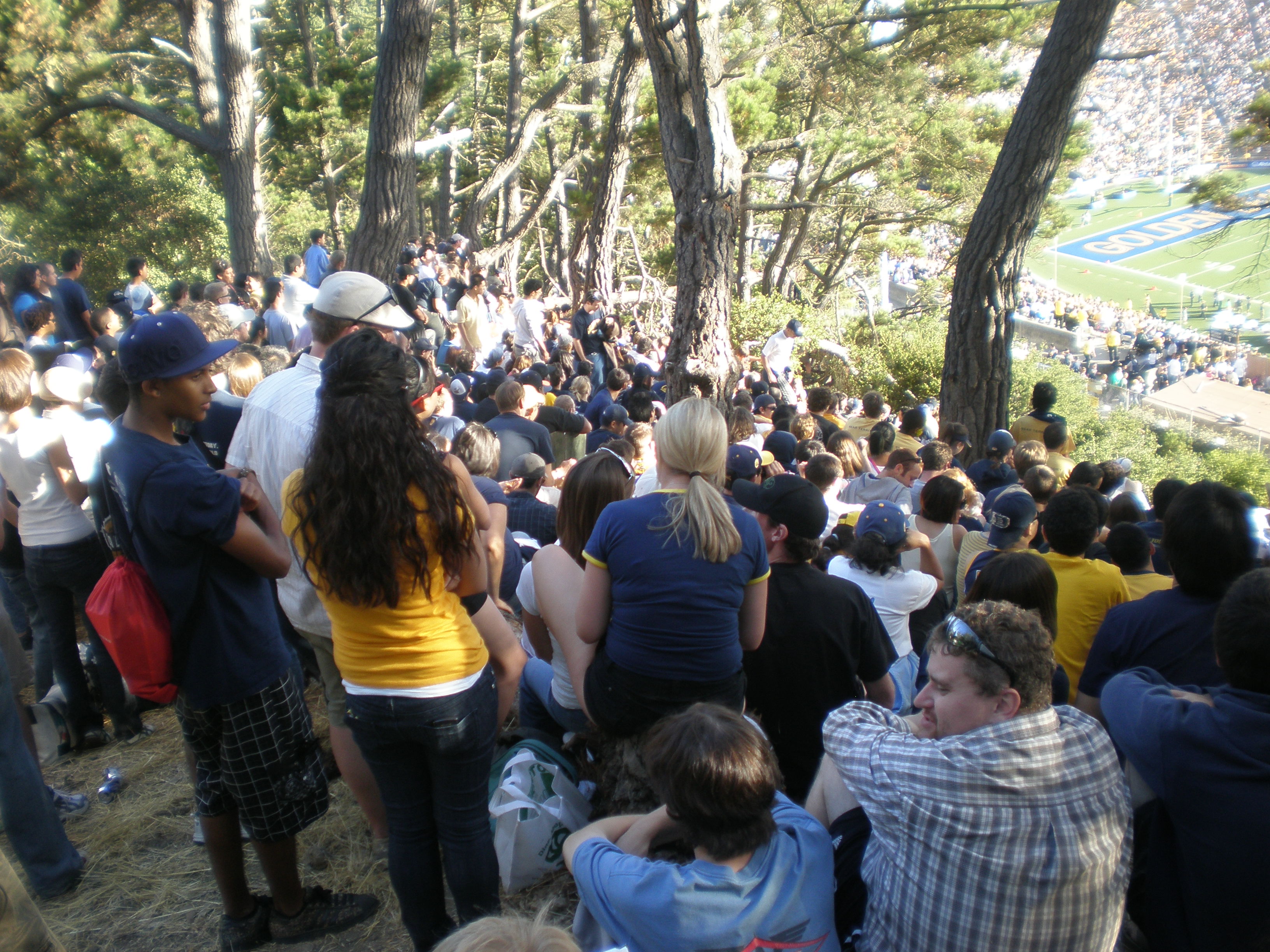 Tightwad_Hill,_Cal_vs._MSU,_8-30-08_3.JPG