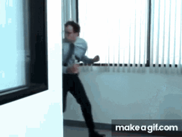 terry-tate-office-linebacker.gif