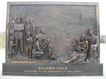 20070110_Soldier_Field_Bronze_Mural_%281%29.JPG
